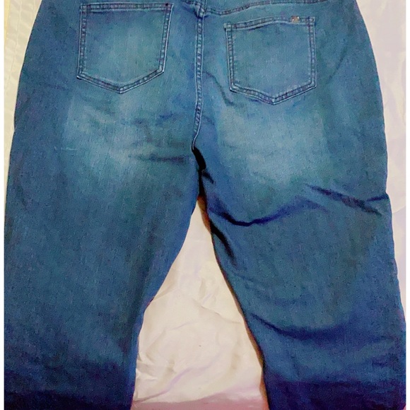 Slightly used jeans - Picture 2 of 2